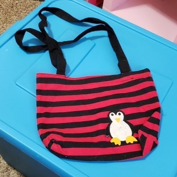 Red and black penguin purse. - Picture 1 of 4